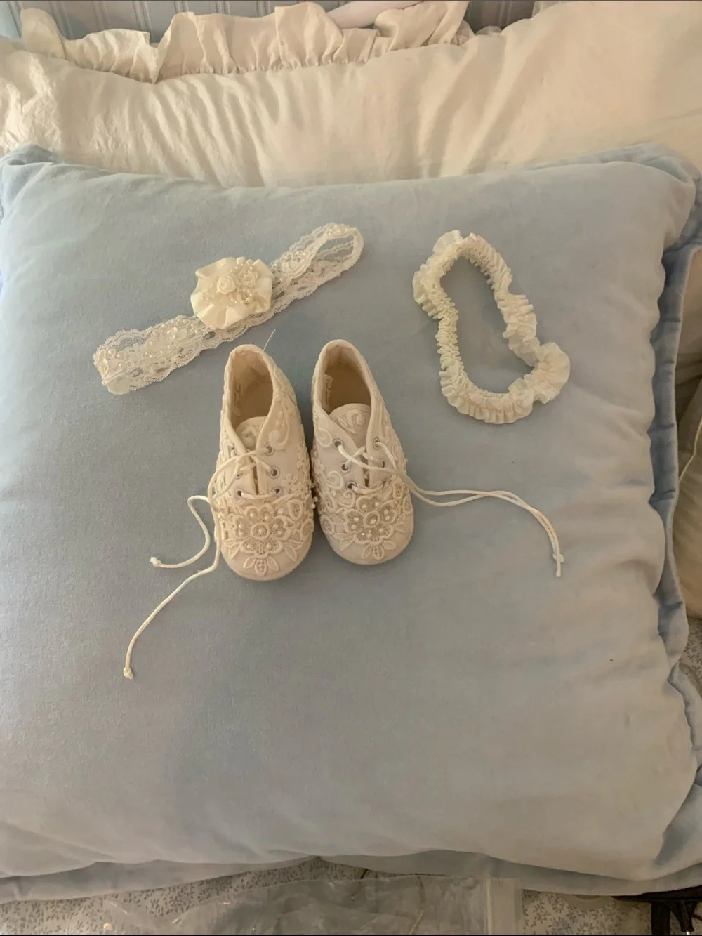 Source Unknown Cream Lace Baby Walker Shoes with Floral Appliqué